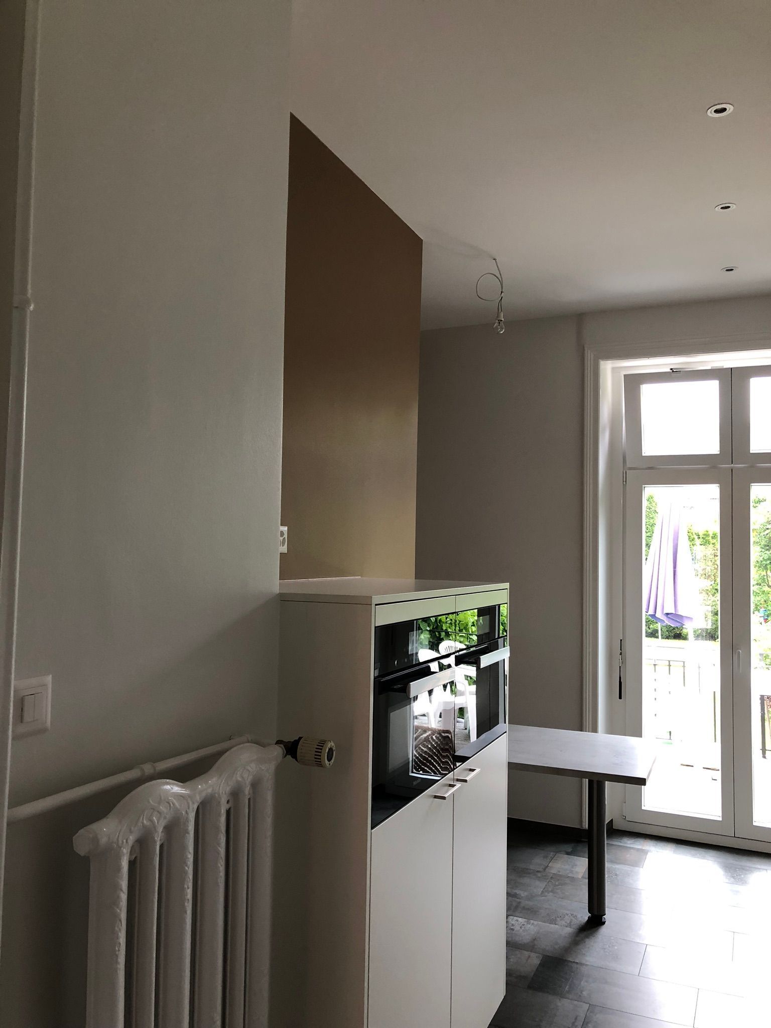 FARBIGE WANDGESTALTUNG