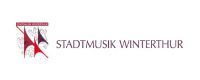 Logo von Stadtmusik Winterthur: rote und violette Noten mit Text.