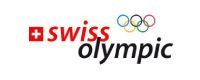 Schweizer Olympia-Logo mit Schweizer Flagge, dem Wort „swiss“ in Rot, dem Wort „olympic“ in Schwarz und olympischen Ringen.