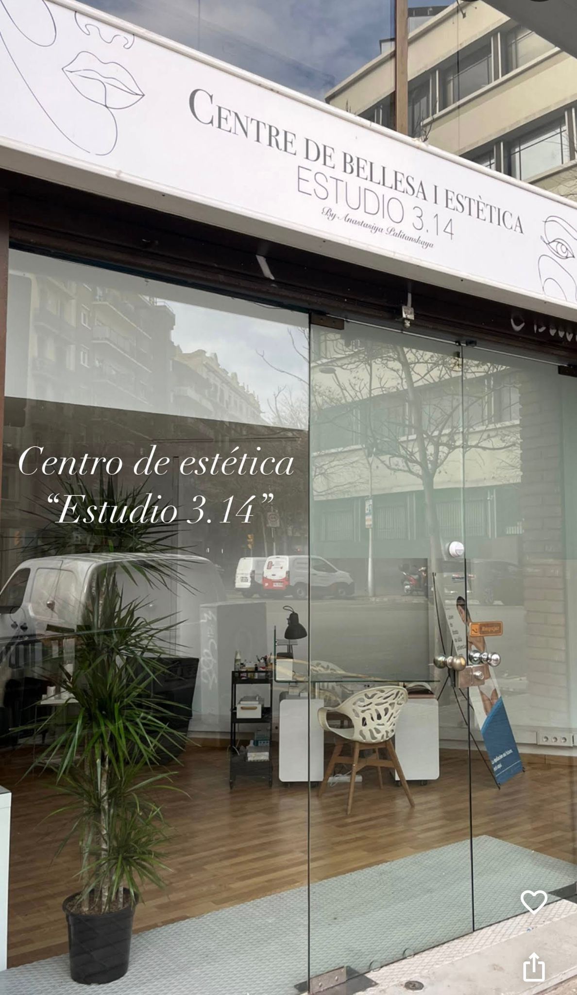 Fachada del centro de belleza 