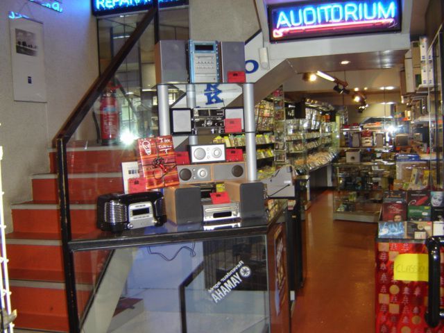 Espace d'accueil du magasin Prestige du Son