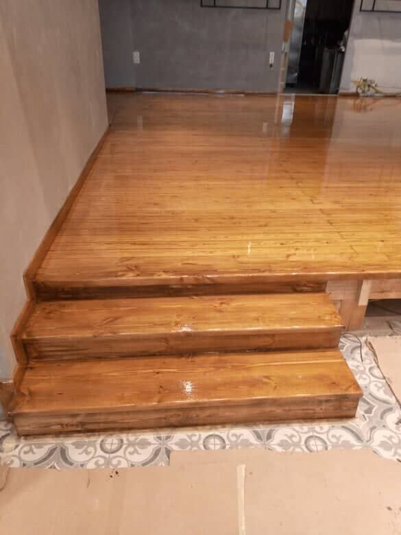 Τρίψιμο & Τοποθέτηση ξύλινης σκάλας