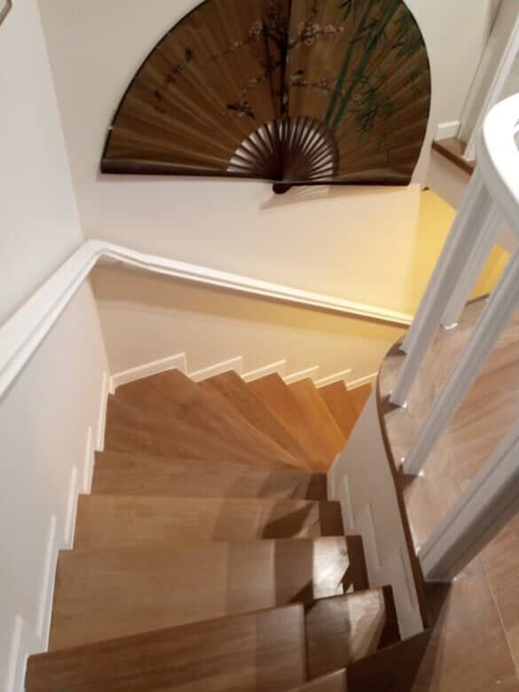 Τρίψιμο & Τοποθέτηση ξύλινης σκάλας