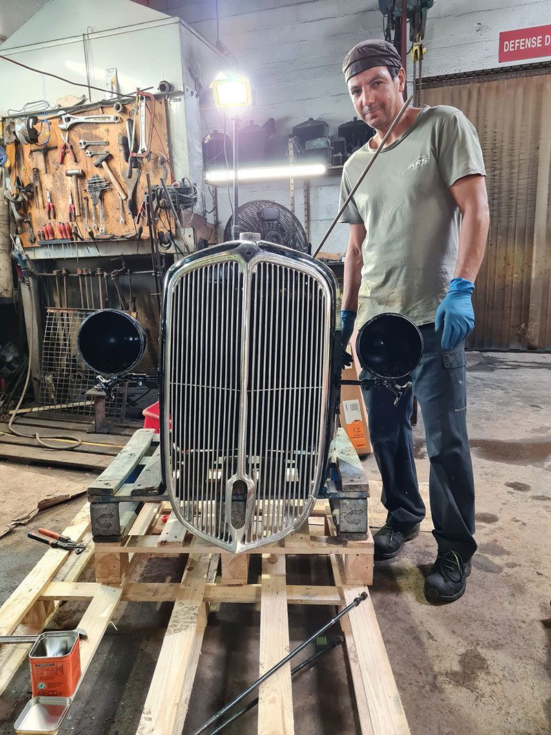 Face avant d'une traction posée sur une palette