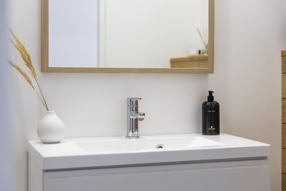 Vesihana ja lavuaari
