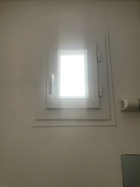 Une toute petite fenêtre