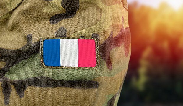 Écusson France sur une veste militaire