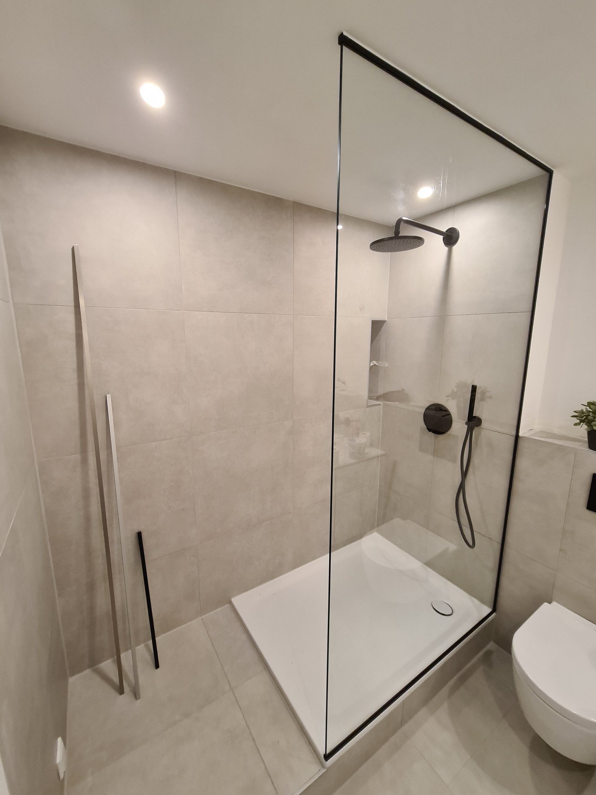 Duschabtrennung aus Glas