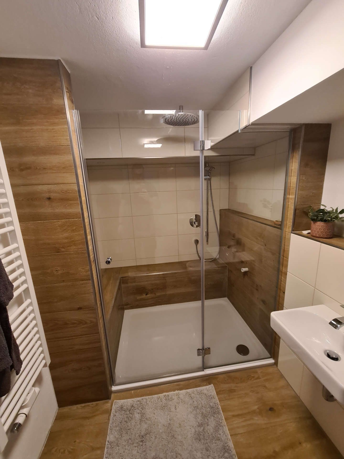 Duschabtrennung aus Glas