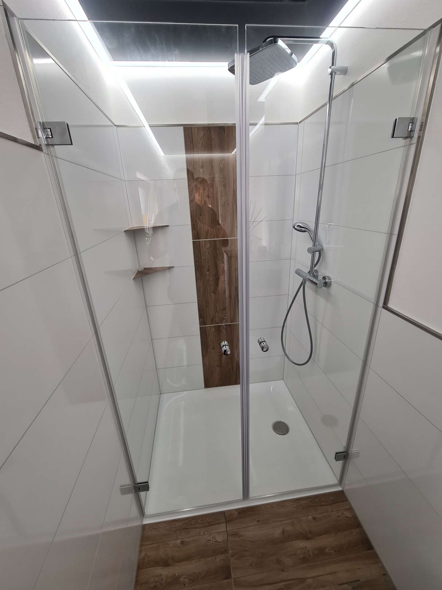 Duschabtrennung aus Glas