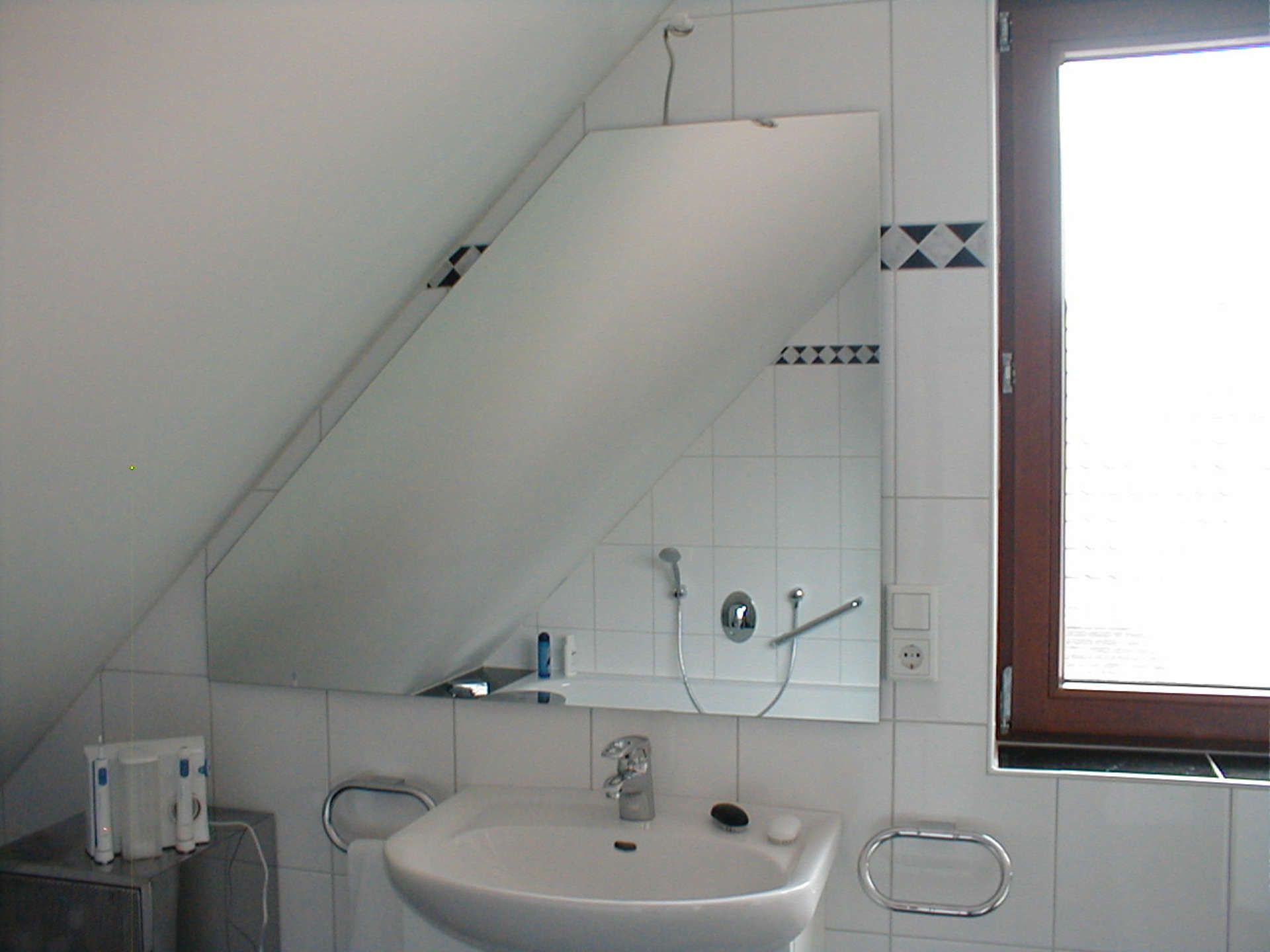 Spiegel Badezimmer in Dachschräge
