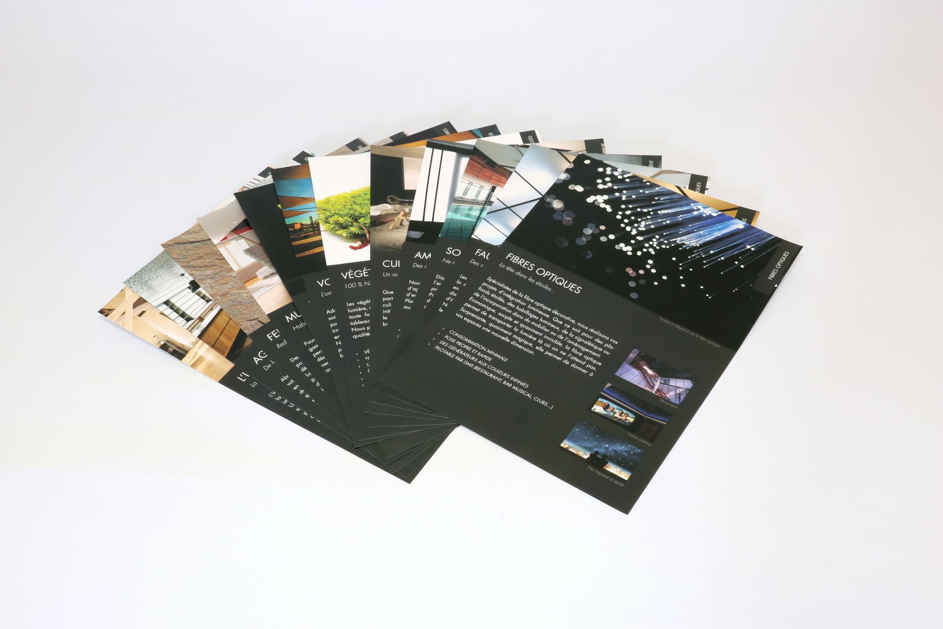 Affichettes de couleur noire