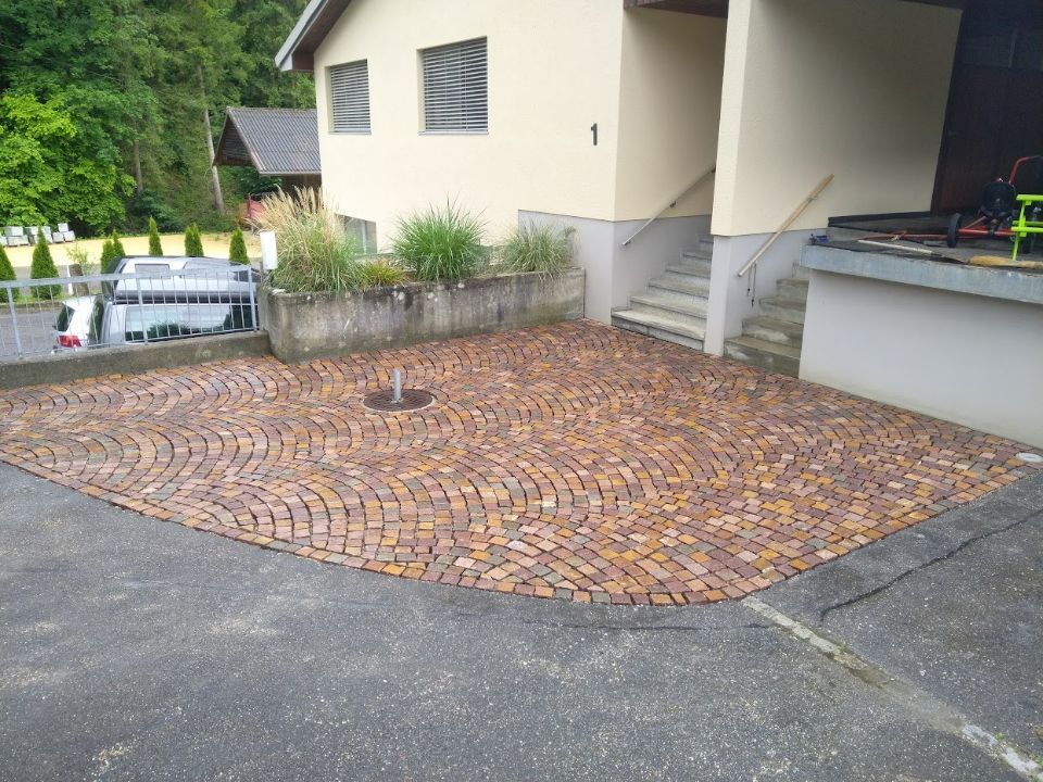 Pflaster, das von Naturstein & Garten Julio Do Paço Alves verlegt wurde