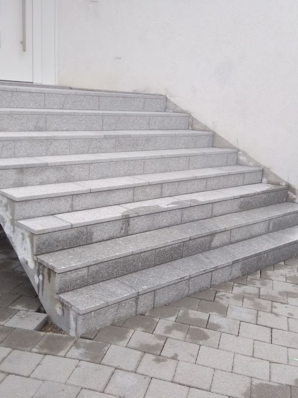 Treppe, die von Naturstein & Garten Julio Do Paço Alves gebaut wurde