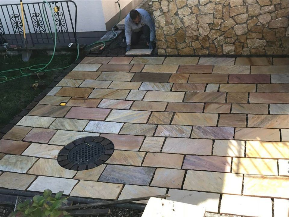 Weg, der von Naturstein & Garten Julio Do Paço Alves gepflastert wurde