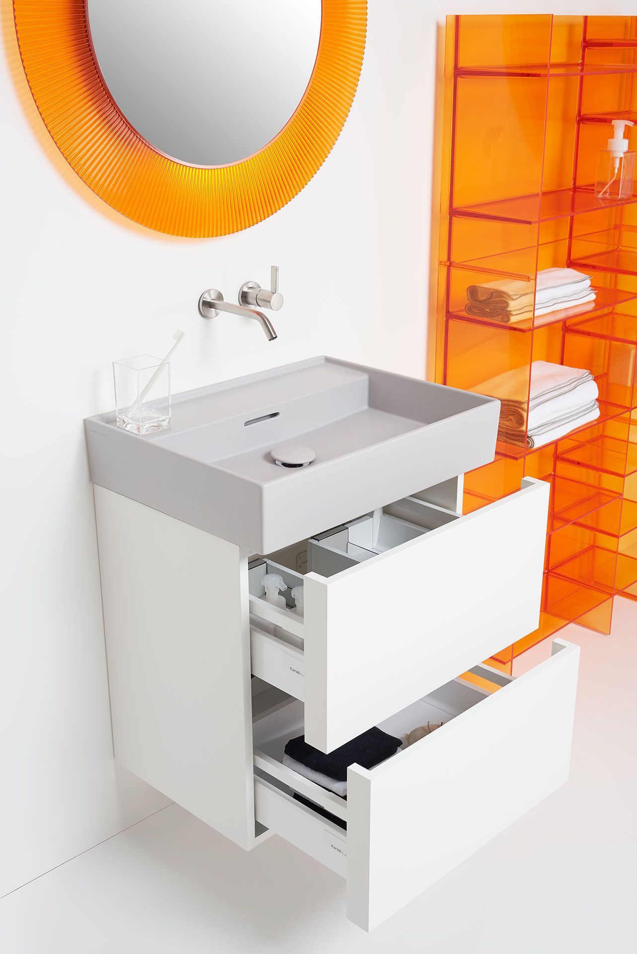 3D Badezimmerschrank mit Spiegel und Regal