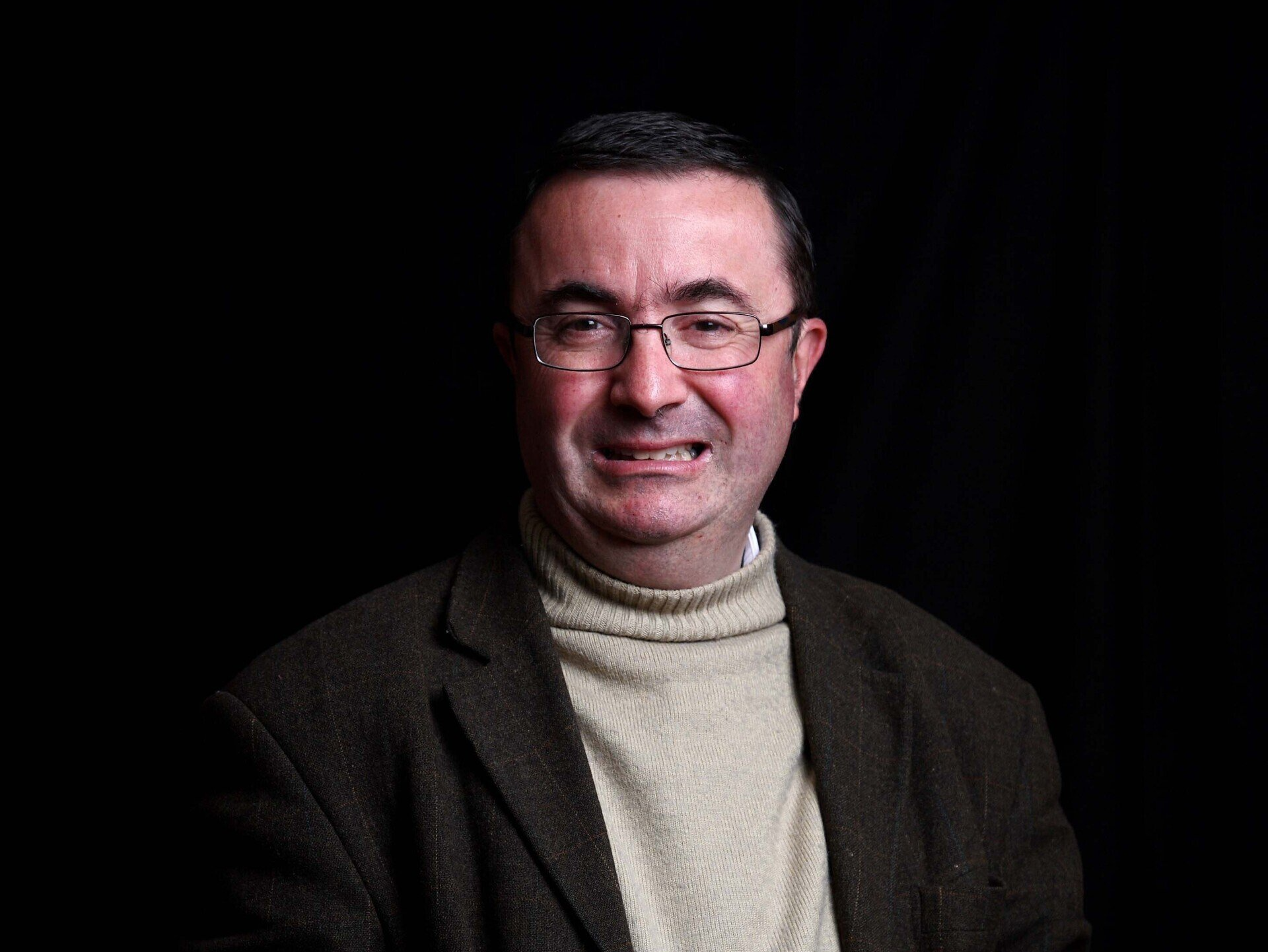 Photo sur fond noir de Monsieur Jean-Michel Houssay