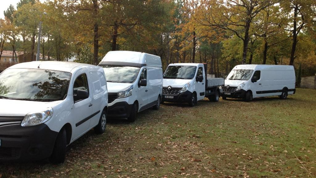 Lignée de camionnettes blanches