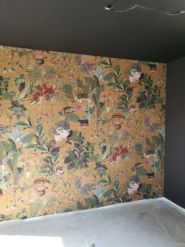 Revêtement mural jaune à feuillage