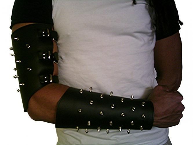 Ganzarm-Manchette Killernieten - Atelier Eve in Effretikon