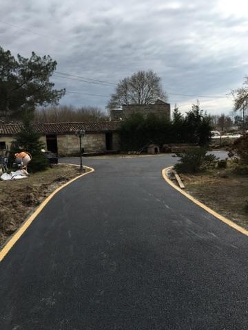 Création d'allée goudronnée