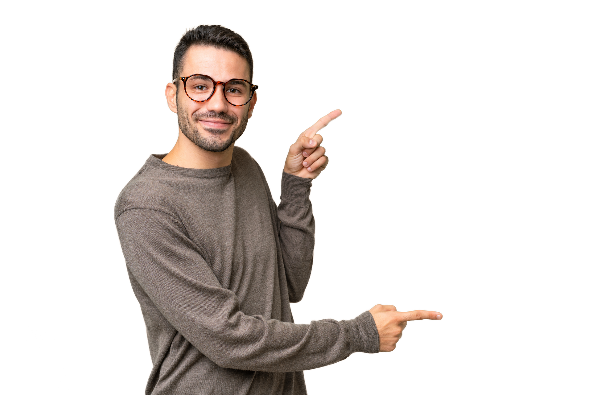 Un monsieur portant des lunettes tend les doigts