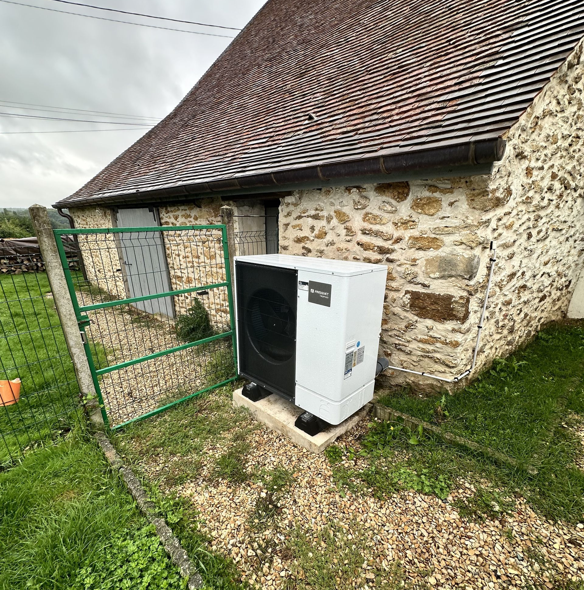 Installation d'une pompe à chaleur à l'extérieur