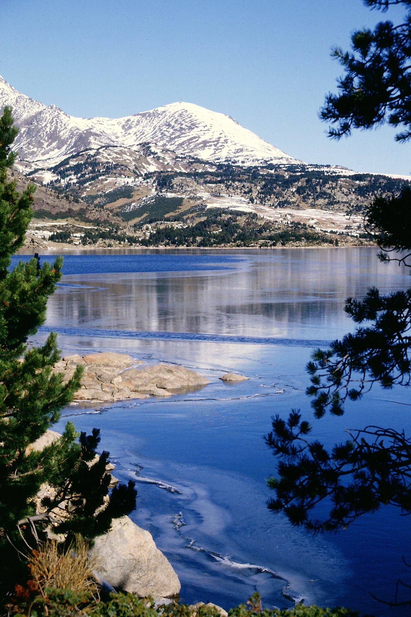 Photos d'un paysage montagneux