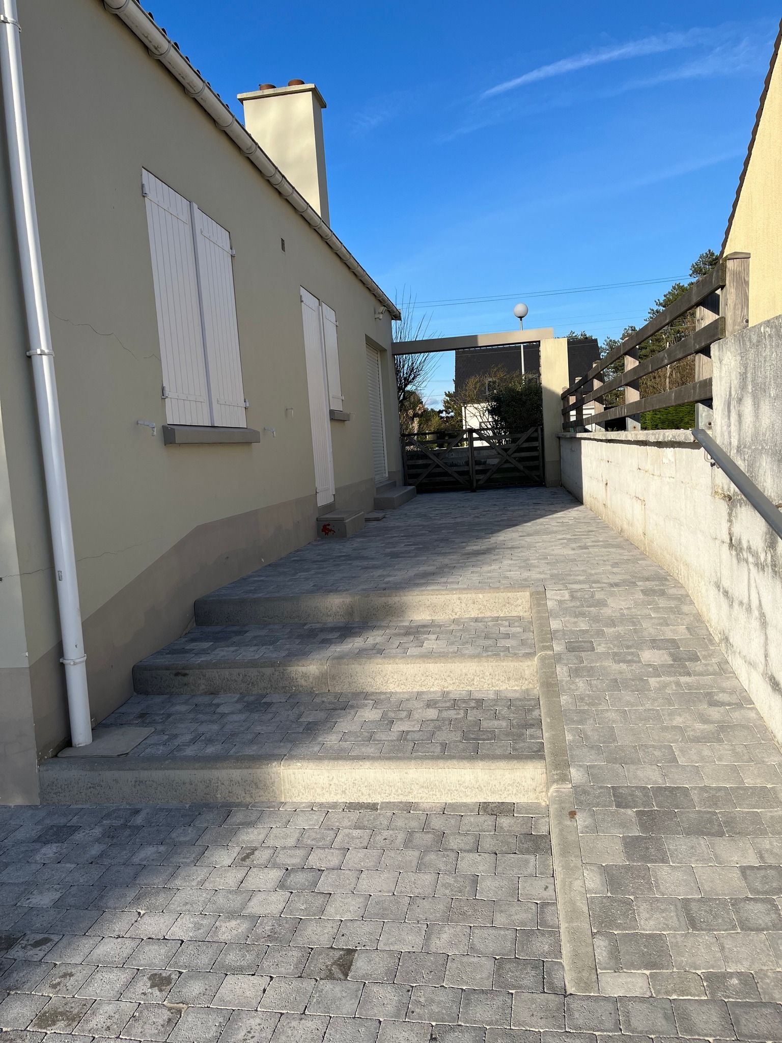 Escalier et terrasse en pavé