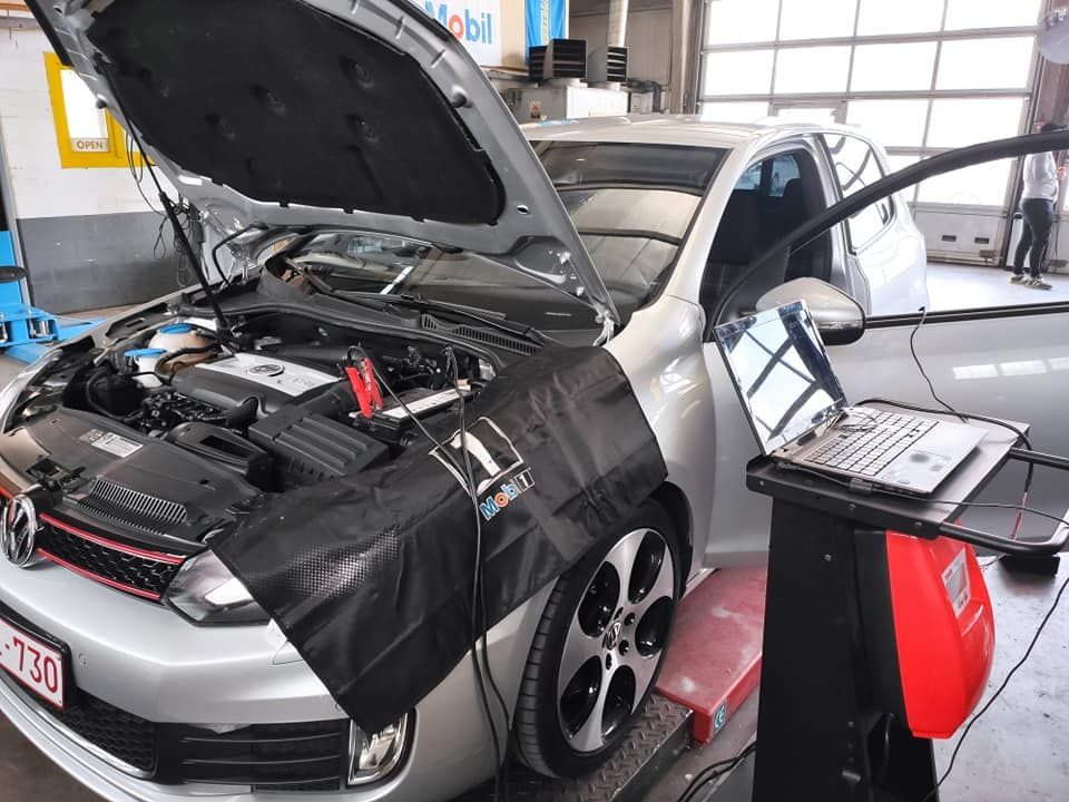 Expert in autoservice