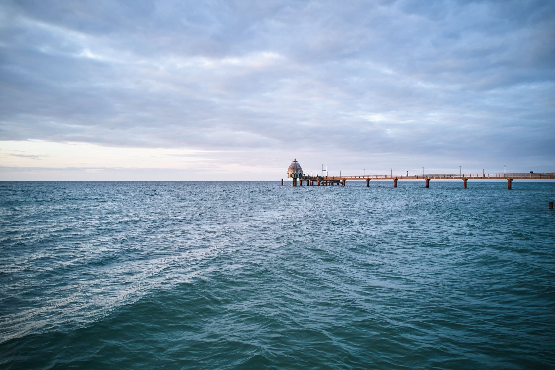 Seebrücke Zingst Blick auf die Ostsee und seebrücke Zingst