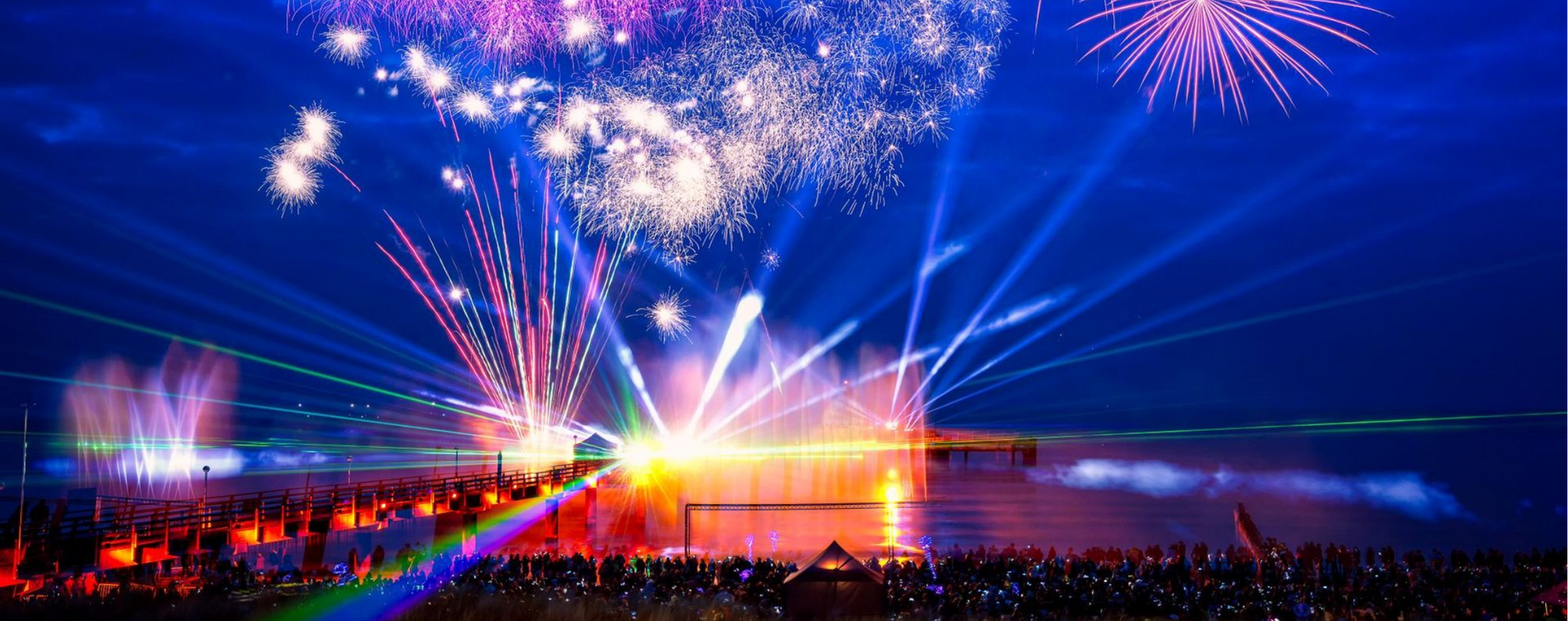 Seebrücke Zingst Blick auf die Ostsee und seebrücke Zingst