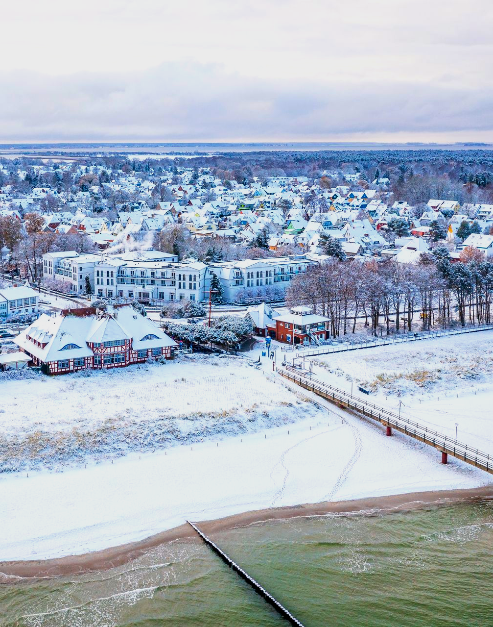 Seebrücke Zingst Seebrücke Zingst Ostsee Hotel am Strand