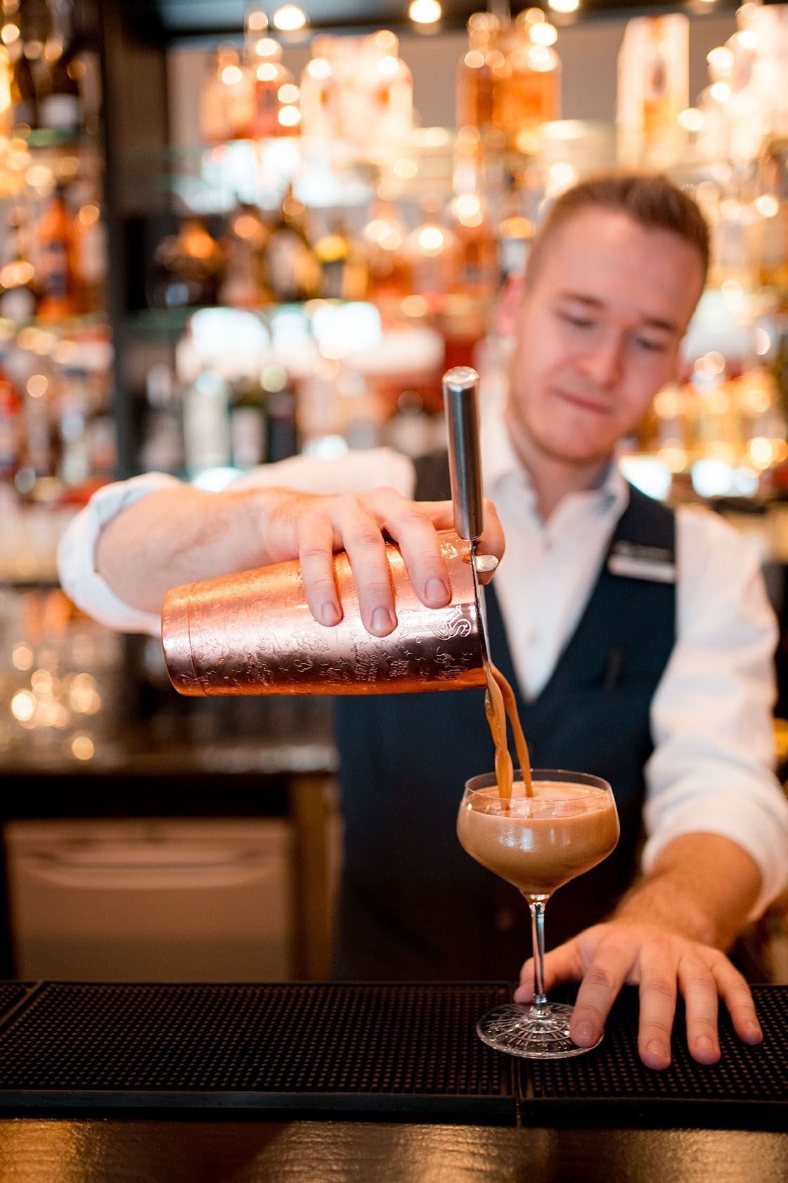 Espresso-Martini frisch gemixt in unserer Oyster Bar Espresso Martini frisch zubereitet in der Oyster Bar Zingst