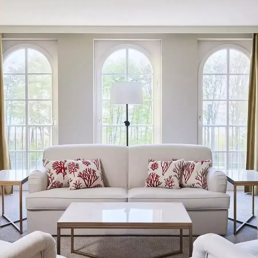 Suite mit Blick zur Meerseite Suite mit großen Fenstern und Blick zur Meerseite