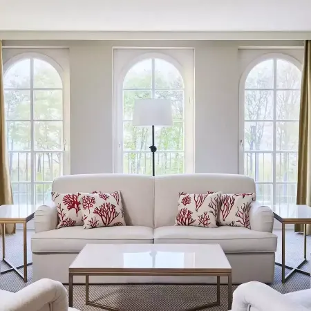 Suite mit Blick zur Meerseite Suite mit großen Fenstern und Blick zur Meerseite