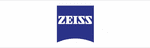 Logotipo da Zeiss em um quadrado azul escuro com a parte inferior curva.