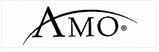 Logotipo da AMO com uma linha curva acima das letras "AMO" em preto, com o símbolo de marca registrada.