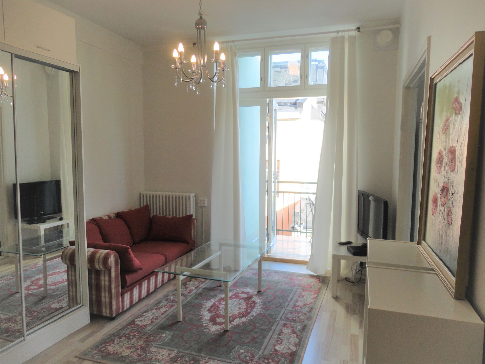 Central city studio with  balcony