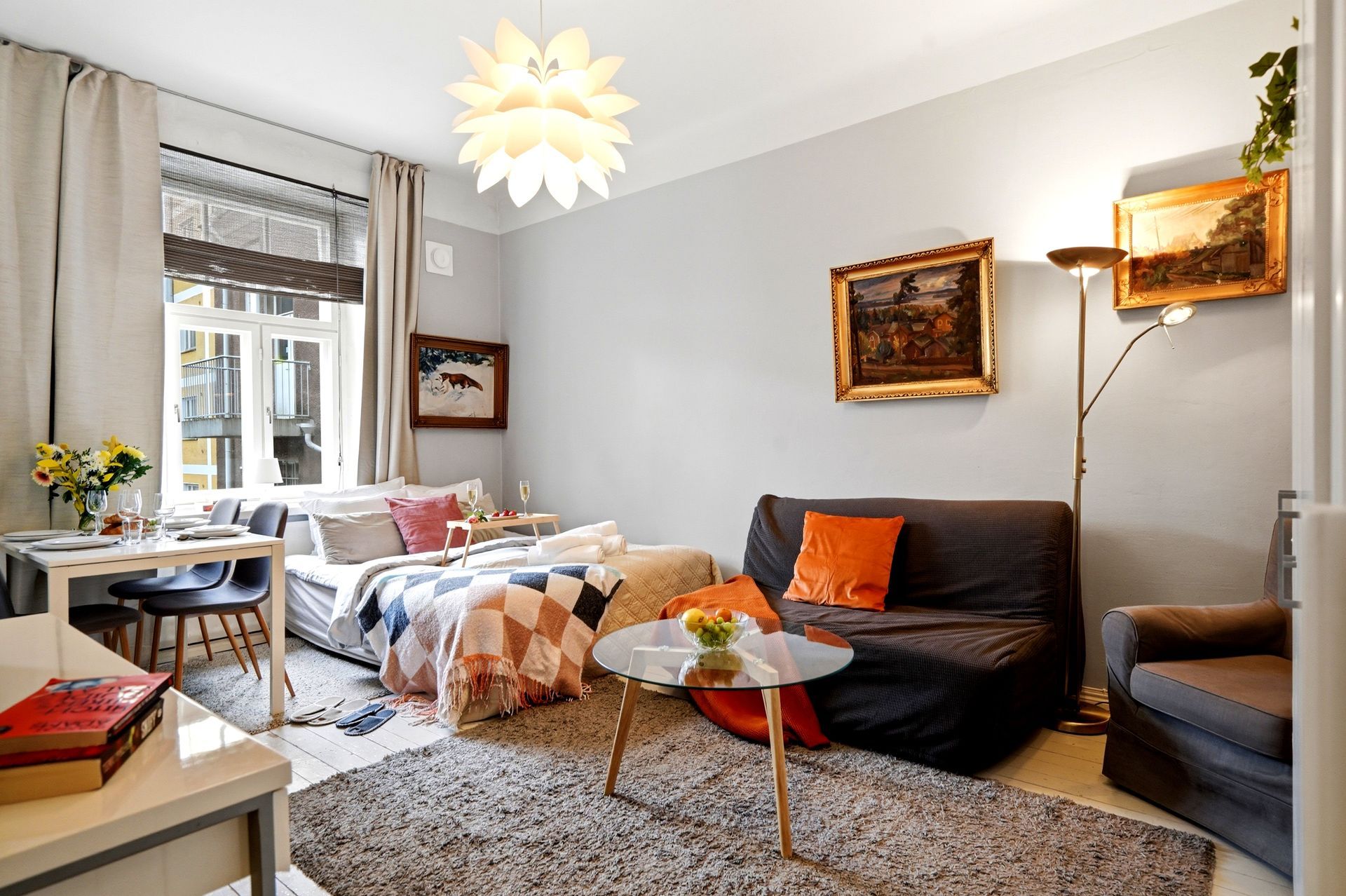 Spacious city center studio