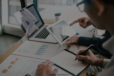 ETL Barth, Argauer und Kollegen Steuerberatungsgesellschaft mbH Steuerberater bei der Arbeit