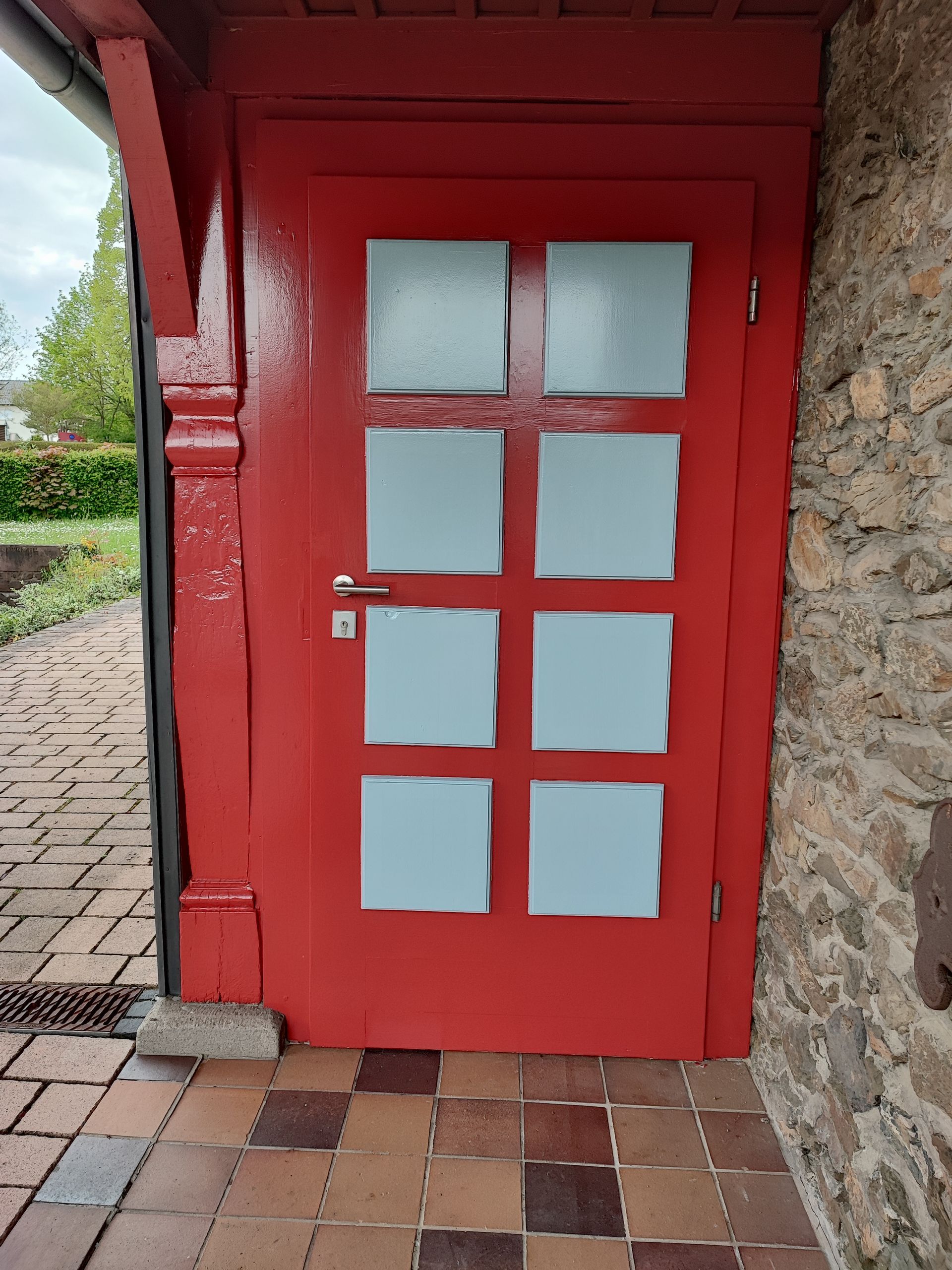 Eingangstür der Kirche