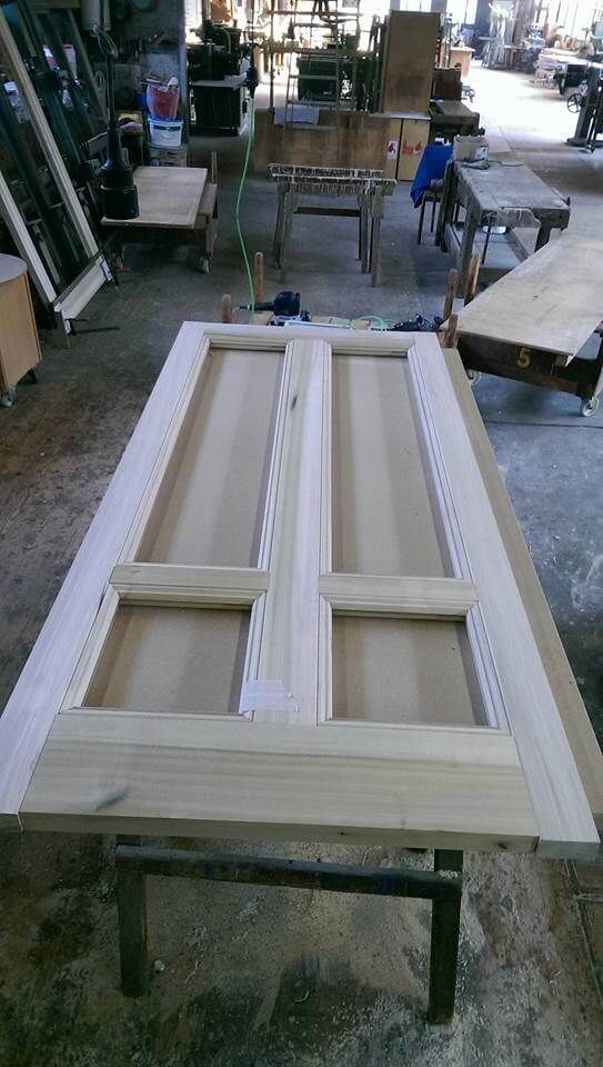 finestra bianca in legno