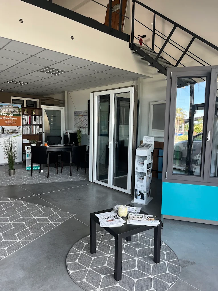 Intérieur du showroom AMCC Fenêtres