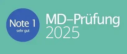 Ein blauer Kreis mit der Aufschrift „Note 1 MD-Prüfung 2025“.