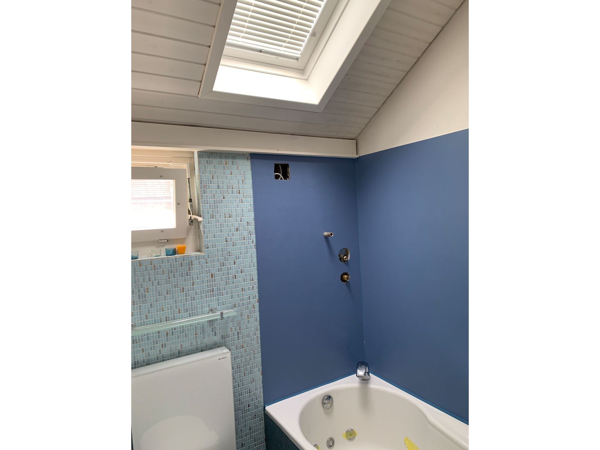 Floordesign Fugenlose Wandbeschichtung nach Wasserschaden