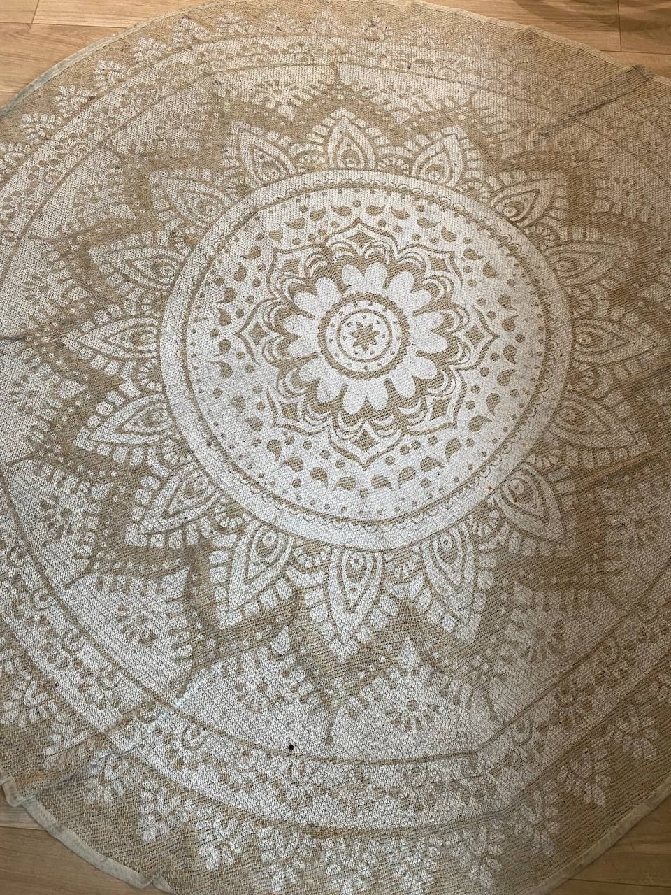 Tapis à motifs avant le nettoyage
