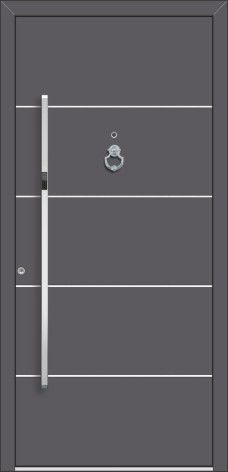 Eine graue Tür mit einem Edelstahlgriff und einem Türklopfer.