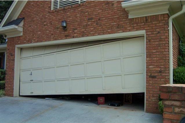 Porte de garage déréglée