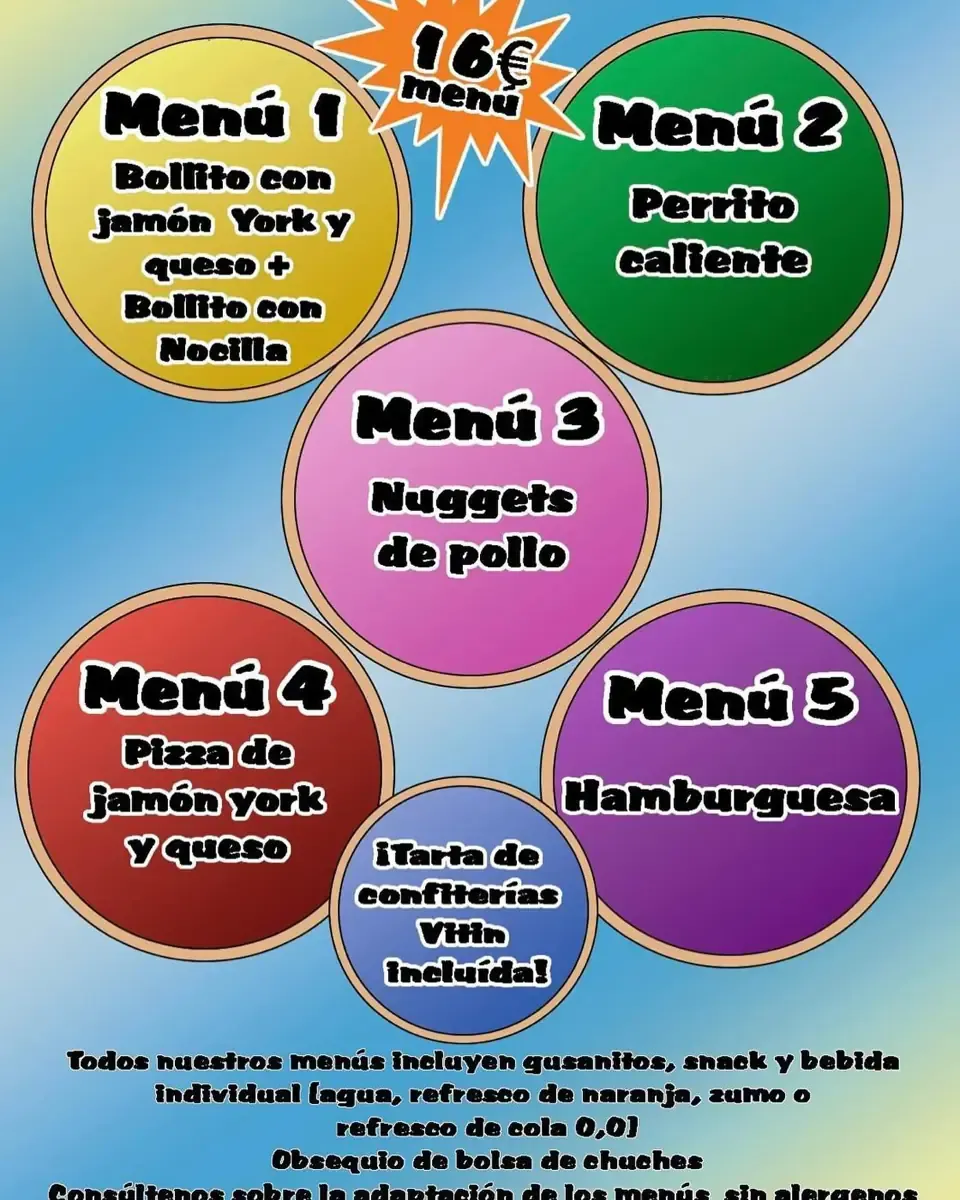 Menú con cinco opciones de comida: sándwiches, perritos calientes, nuggets de pollo, pizza y hamburguesa. Precio: 16 €.